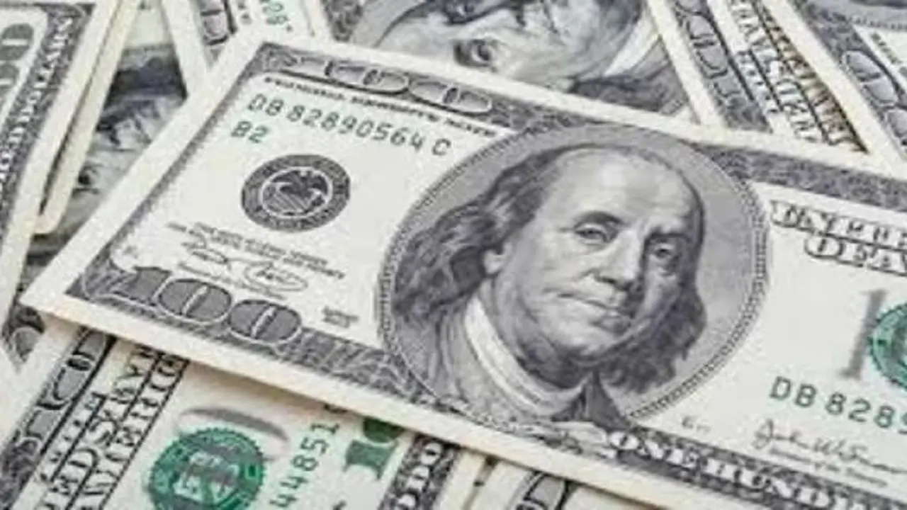 الدولار يسجل ارتفاعًا قياسيًا وسط توقعات بزيادة الفائدة